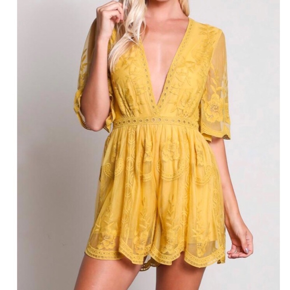 Honey Punch As You Wish Mustard Romper Size M